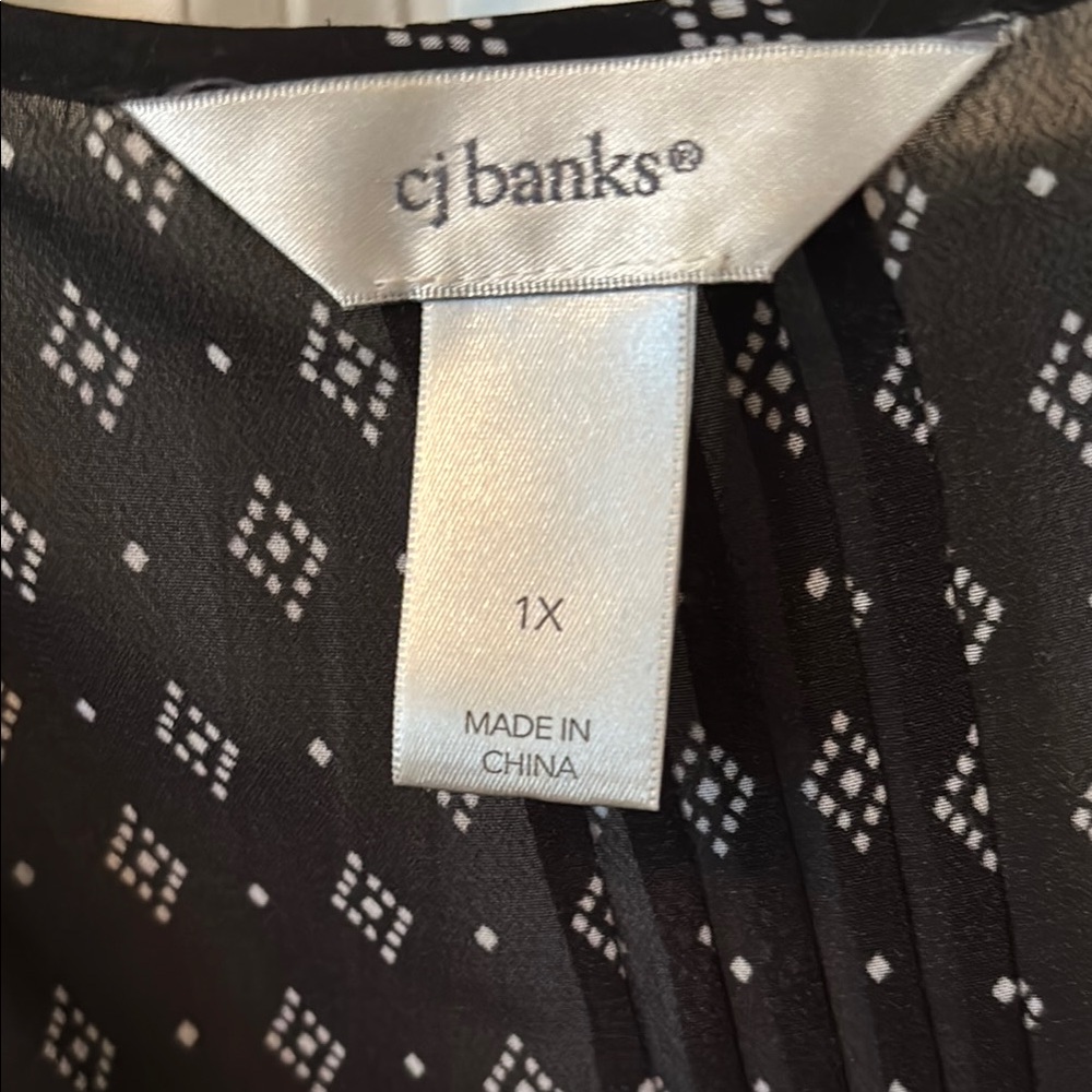 CJ Banks Black and Cream Pleated Blouse - Picture 2 of 5